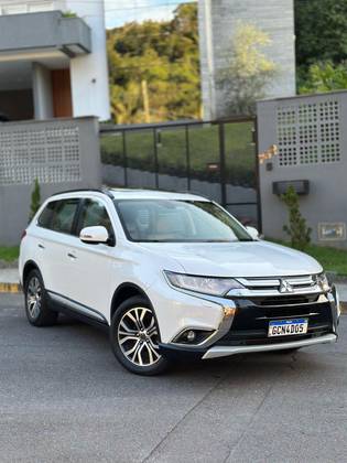 MITSUBISHI OUTLANDER 2.2 4X4 16V DIESEL 4P AUTOMÁTICO
